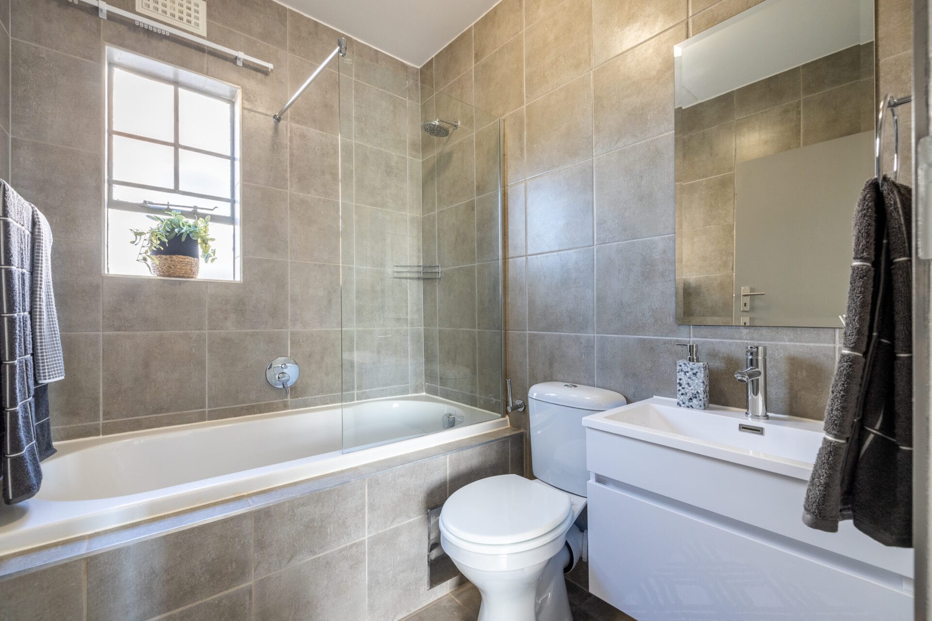 Bonzai Photography – 2023_05_11 Eden Estate 1-6 Modern 2-Bedroom Apartments To Let in Pretoria North