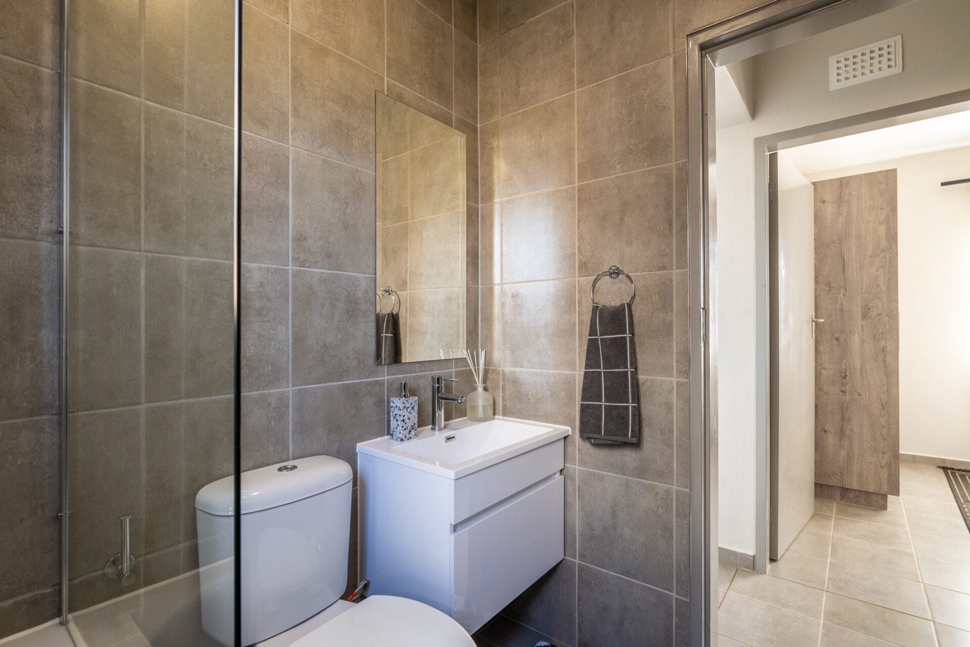 Bonzai Photography – 2023_05_11 Eden Estate 1-7 Modern 2-Bedroom Apartments To Let in Pretoria North