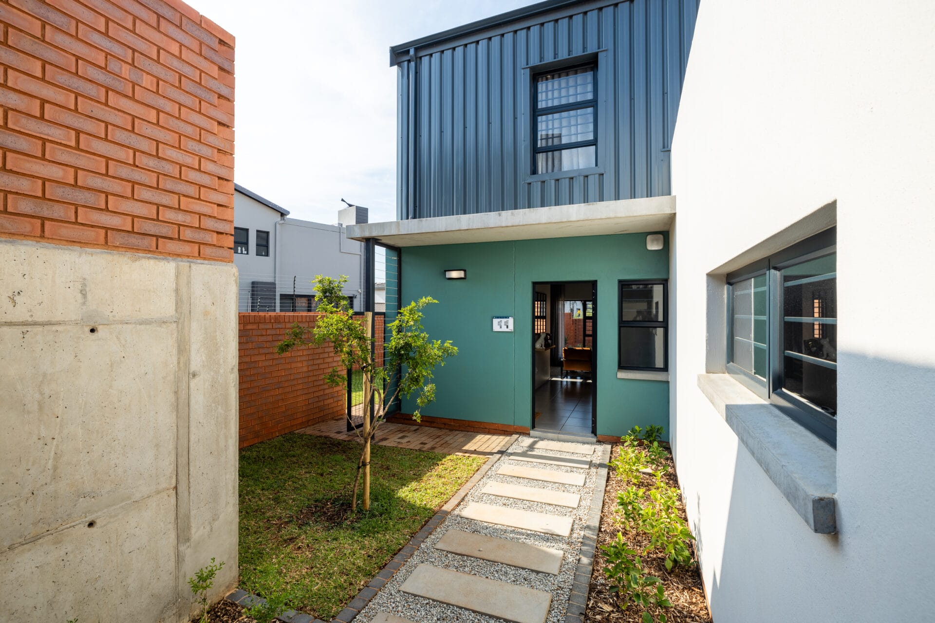 Bonzai Photography – 2023_12_21 Cascades Waterfall, Images 3-3 Modern Living in Waterfall – Secure 3-Bedroom Houses To Let