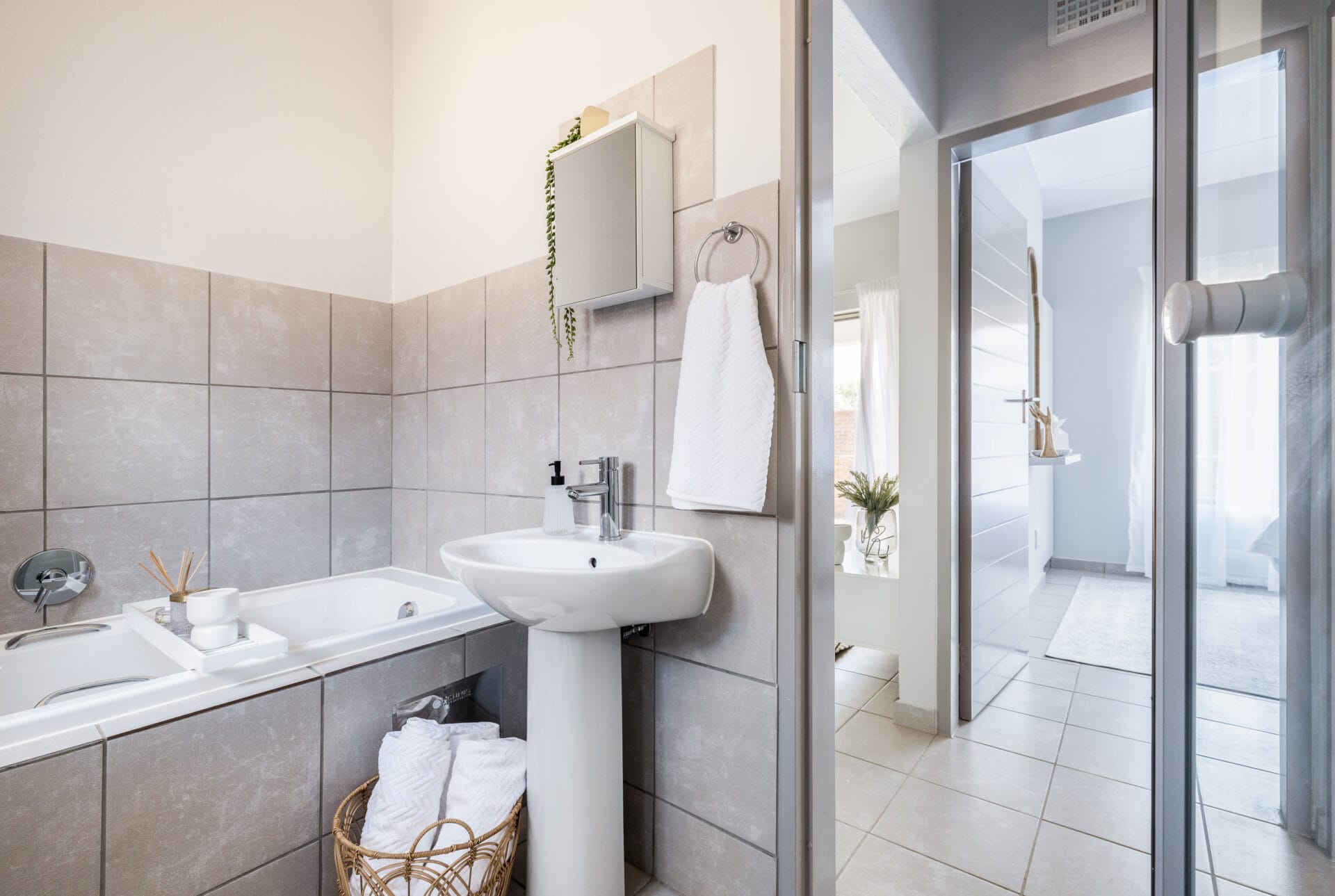 Bonzai Photography – Seattle Creek Unit 1-14 Modern 2-Bedroom Apartments in Midrand